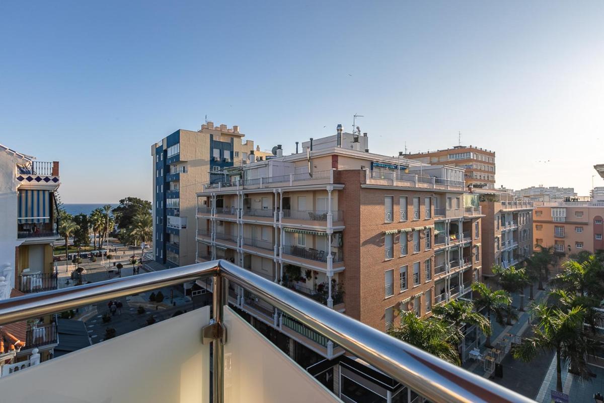 Apartamentos Guerrero Torre Del Mar Eksteriør bilde